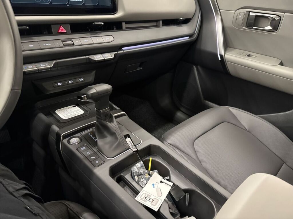 Kia Seltos 2027 Ruskea (beige)
