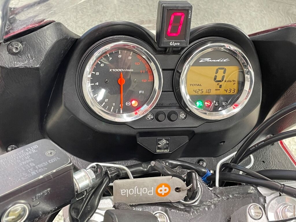 Suzuki GSF 2007 Punainen