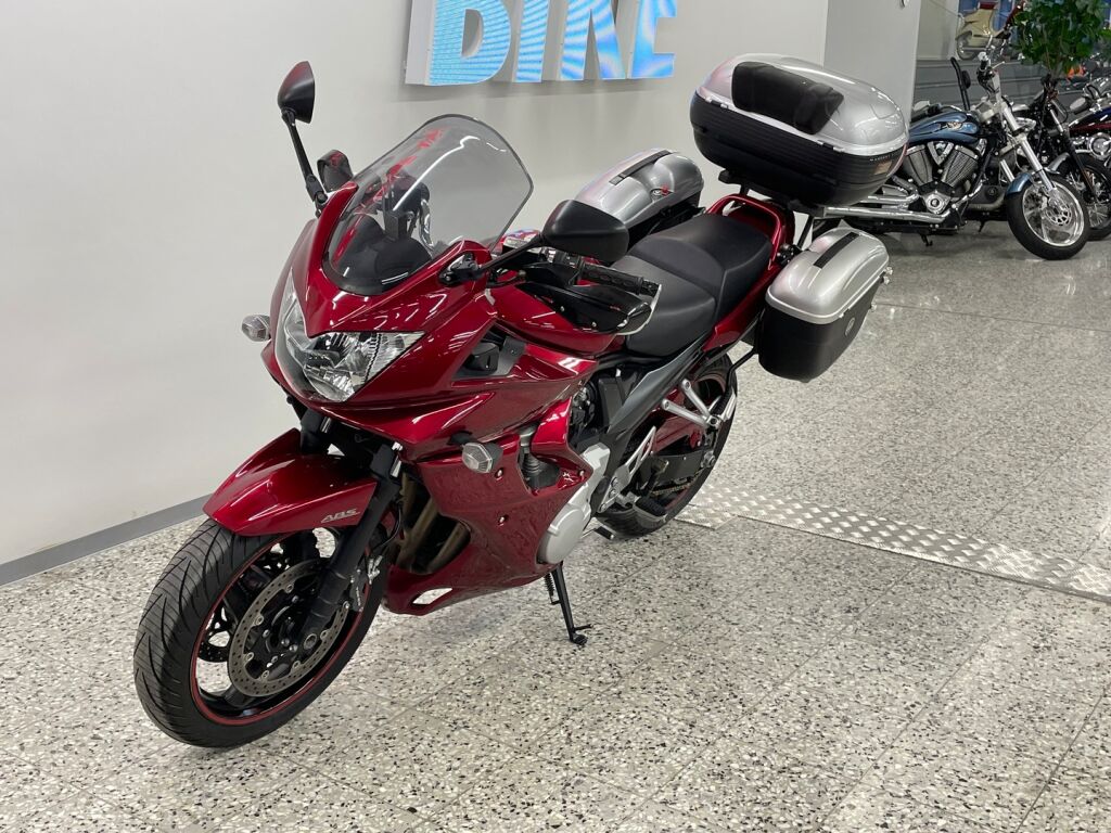 Suzuki GSF 2007 Punainen