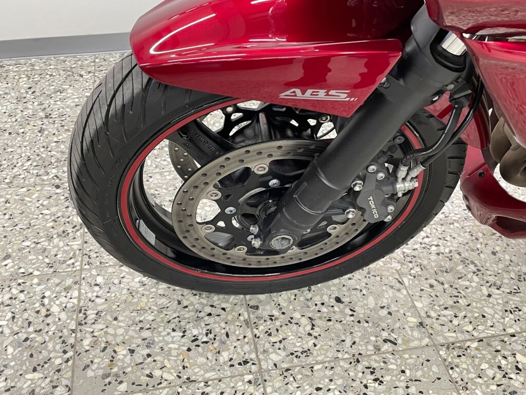 Suzuki GSF 2007 Punainen