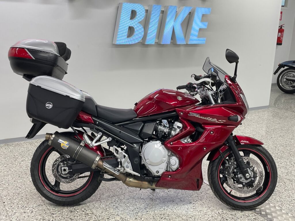 Suzuki GSF 2007 Punainen