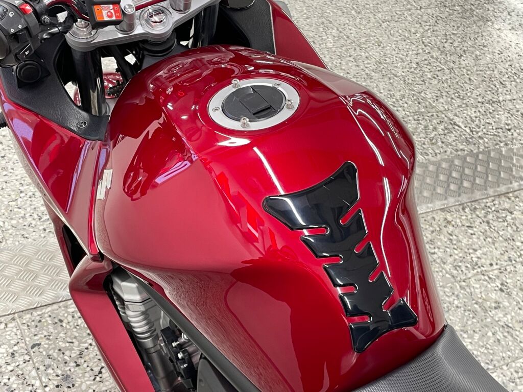 Suzuki GSF 2007 Punainen