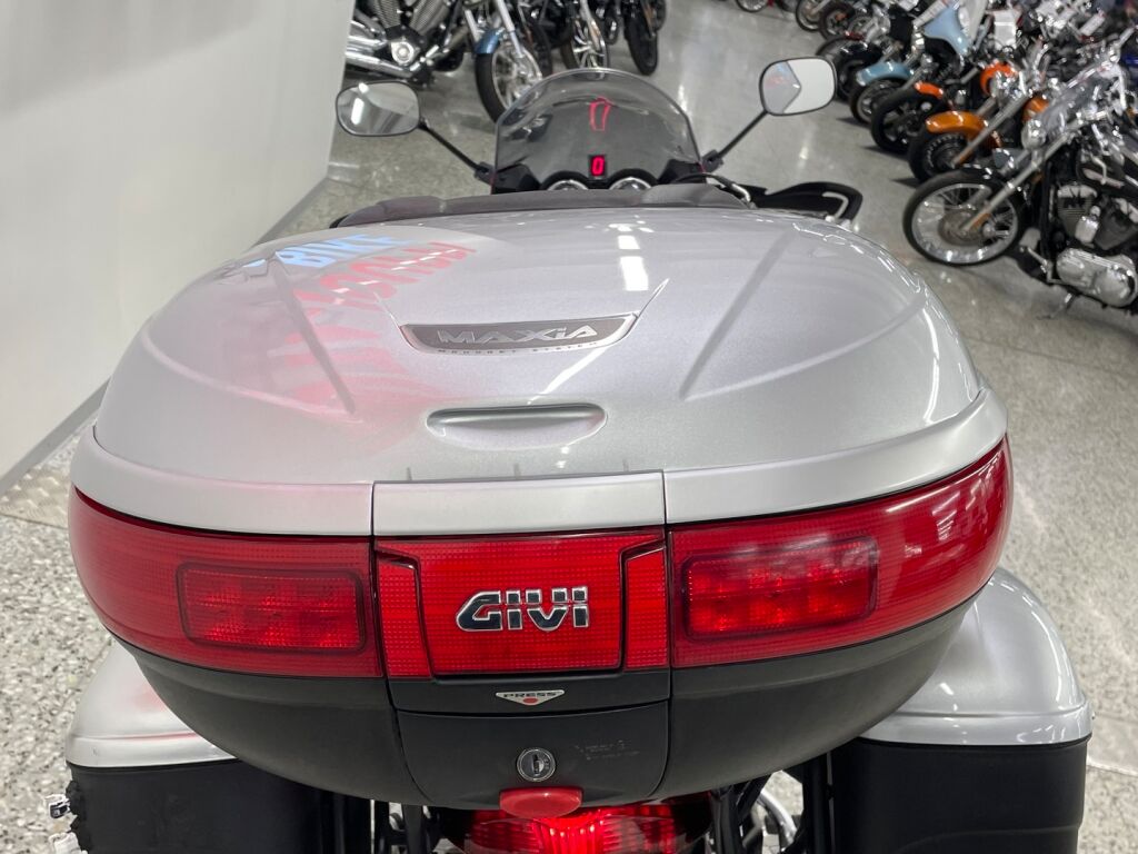 Suzuki GSF 2007 Punainen