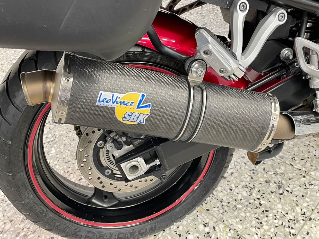 Suzuki GSF 2007 Punainen