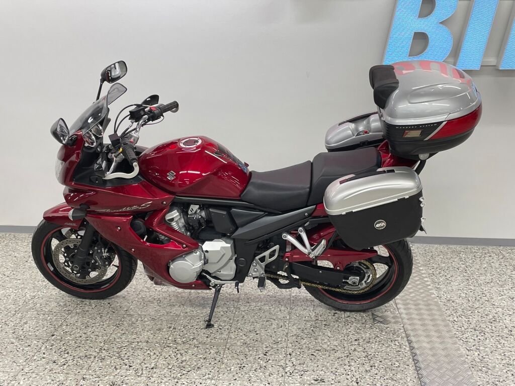 Suzuki GSF 2007 Punainen