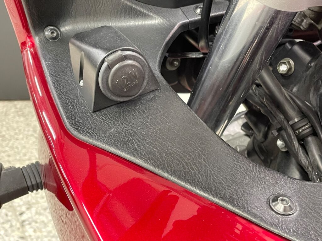 Suzuki GSF 2007 Punainen