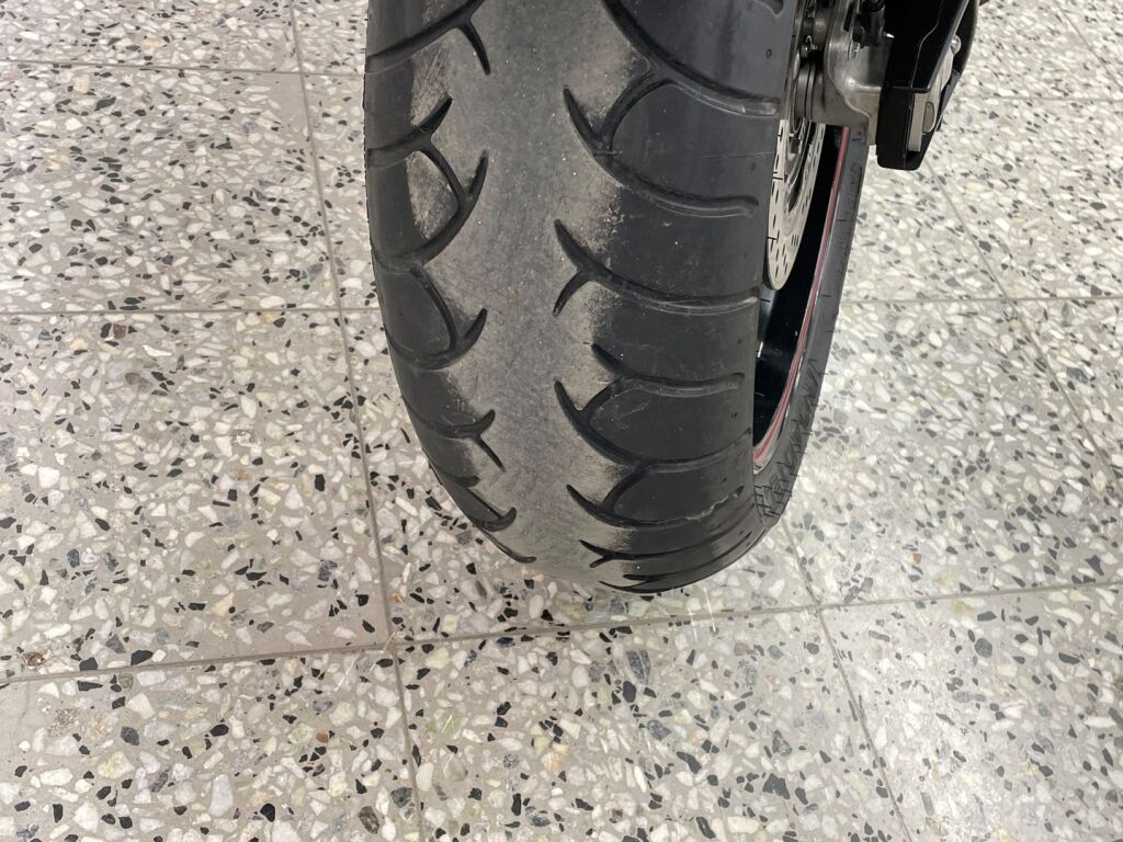 Suzuki GSF 2007 Punainen