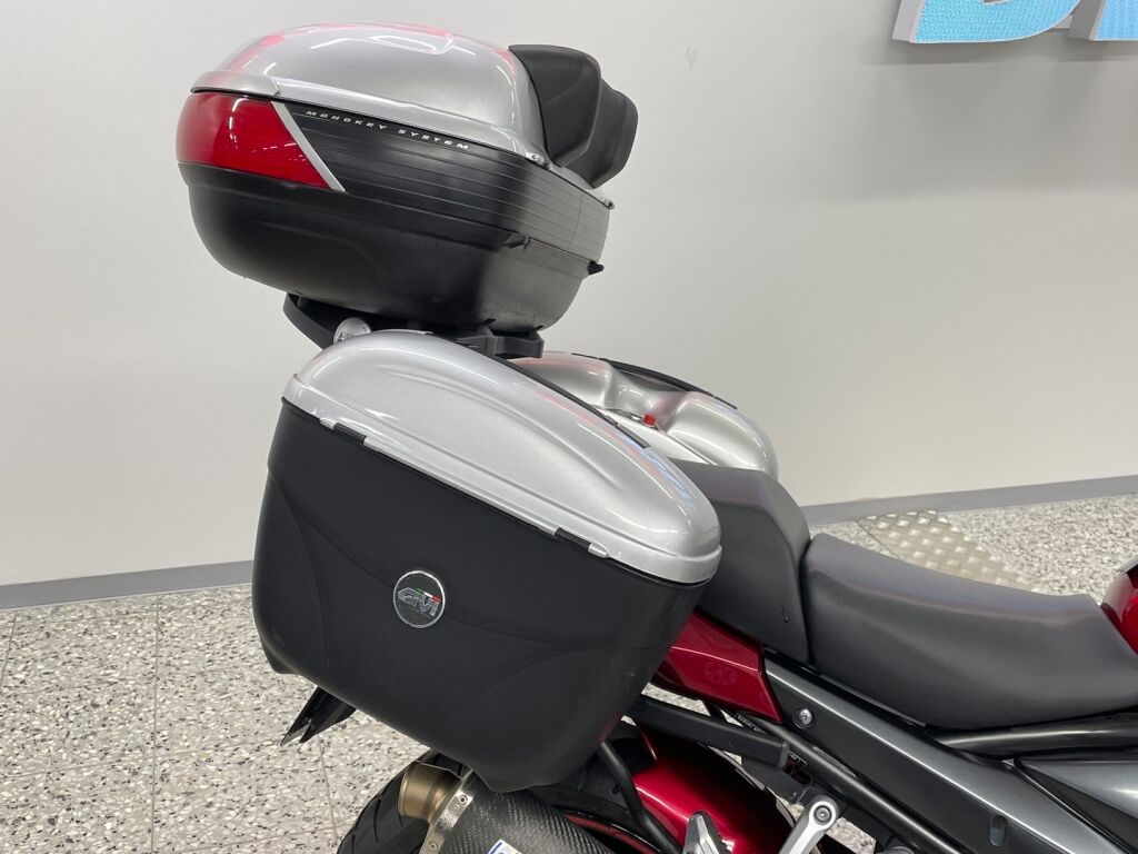 Suzuki GSF 2007 Punainen