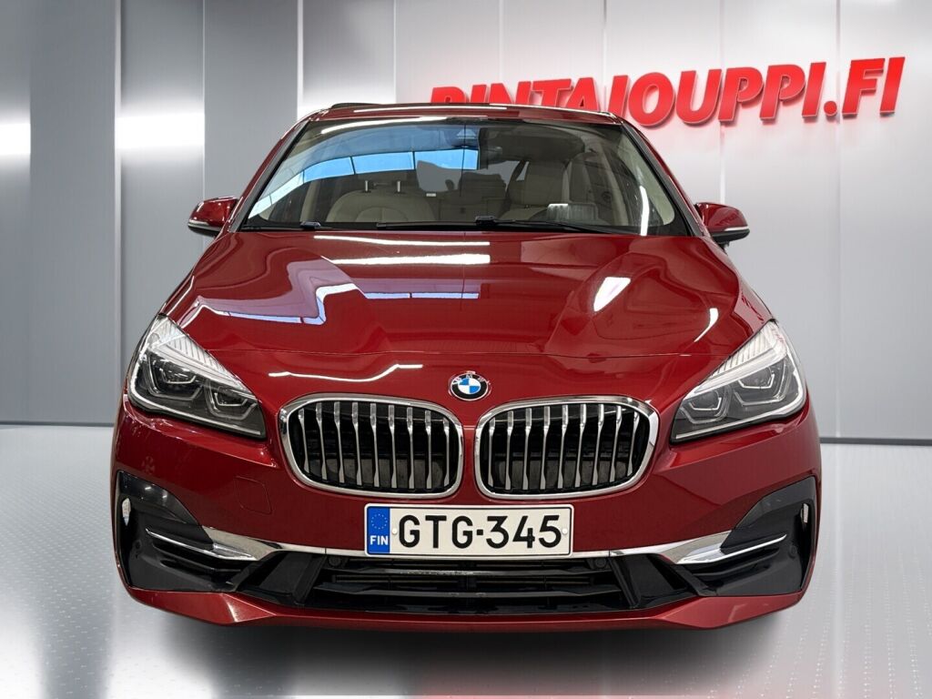 BMW 225 2020 Punainen