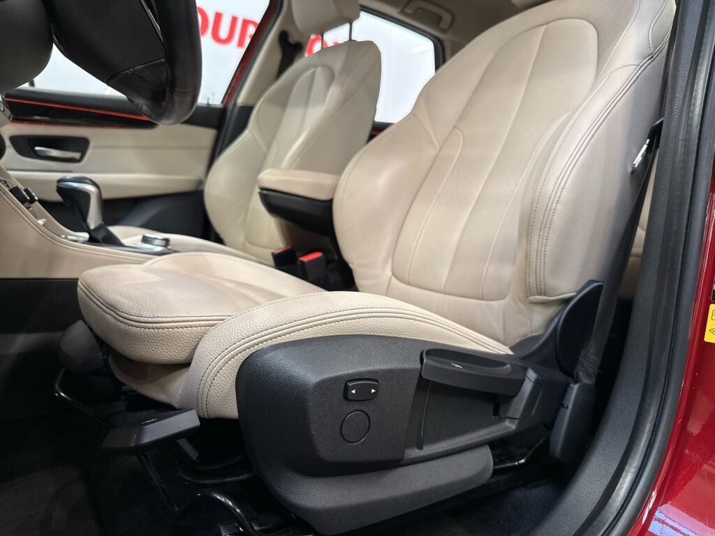 BMW 225 2020 Punainen