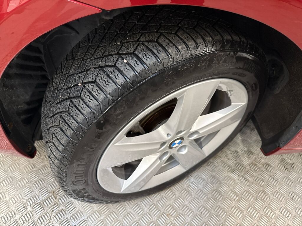 BMW 225 2020 Punainen