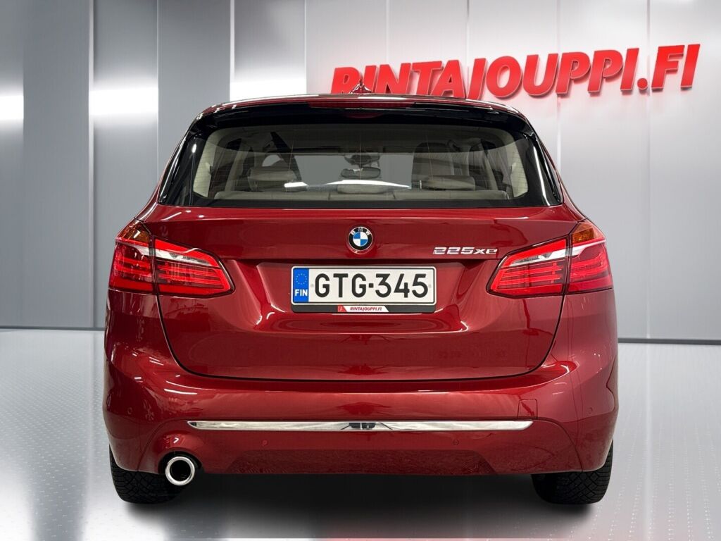 BMW 225 2020 Punainen