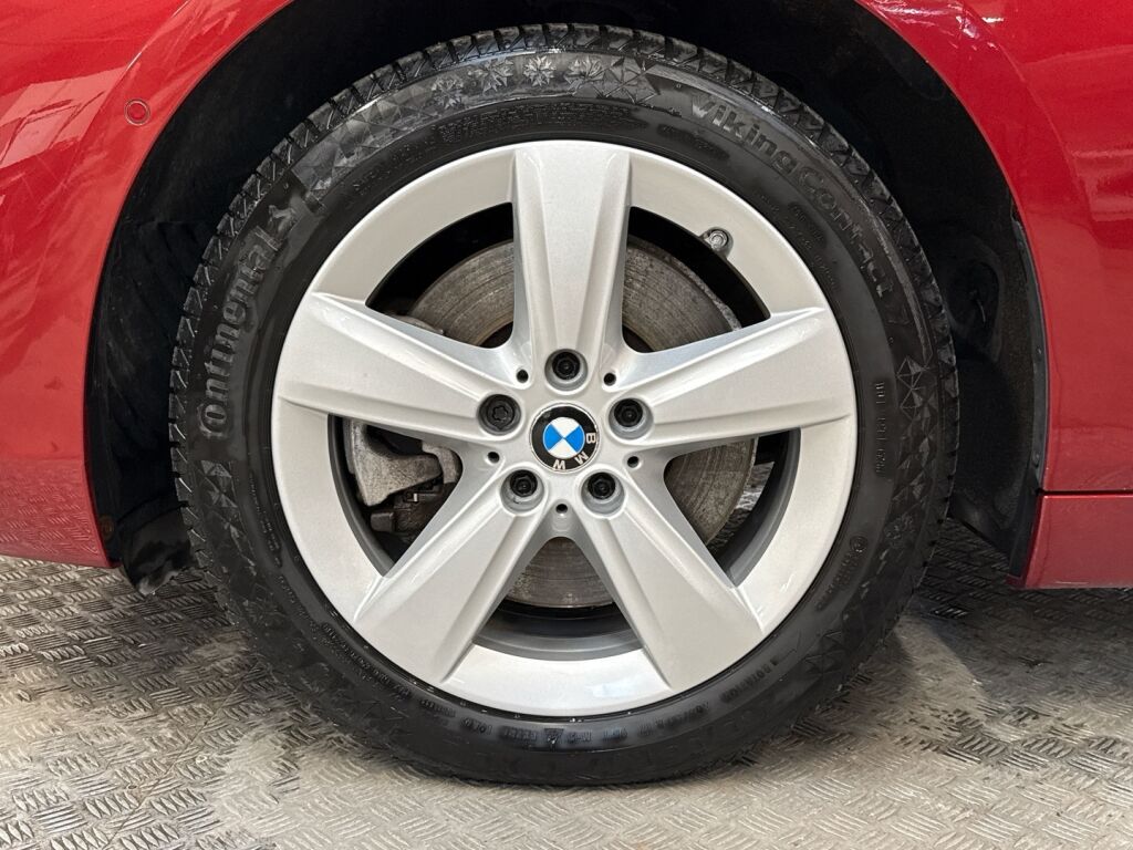 BMW 225 2020 Punainen