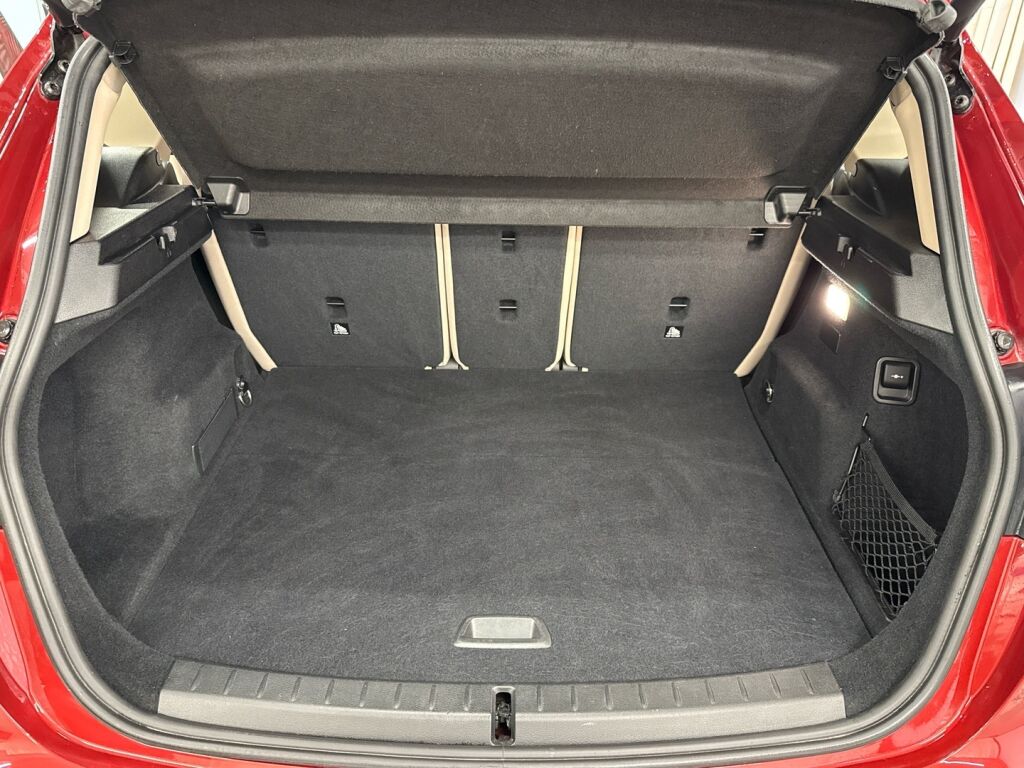 BMW 225 2020 Punainen