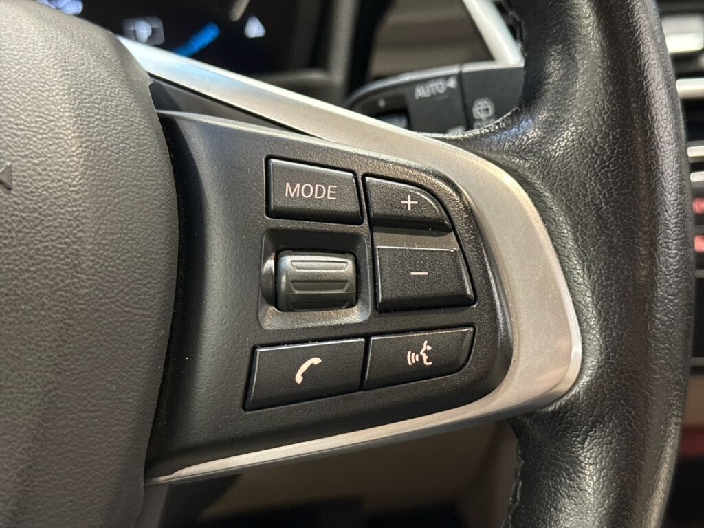 BMW 225 2020 Punainen