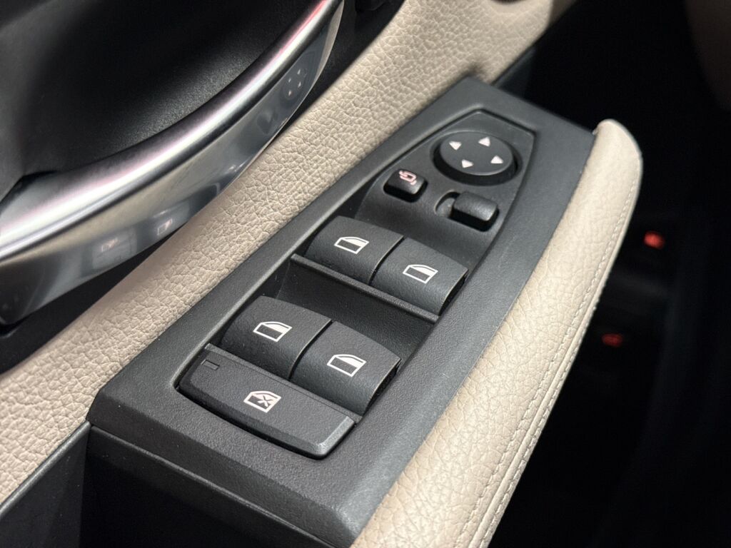 BMW 225 2020 Punainen