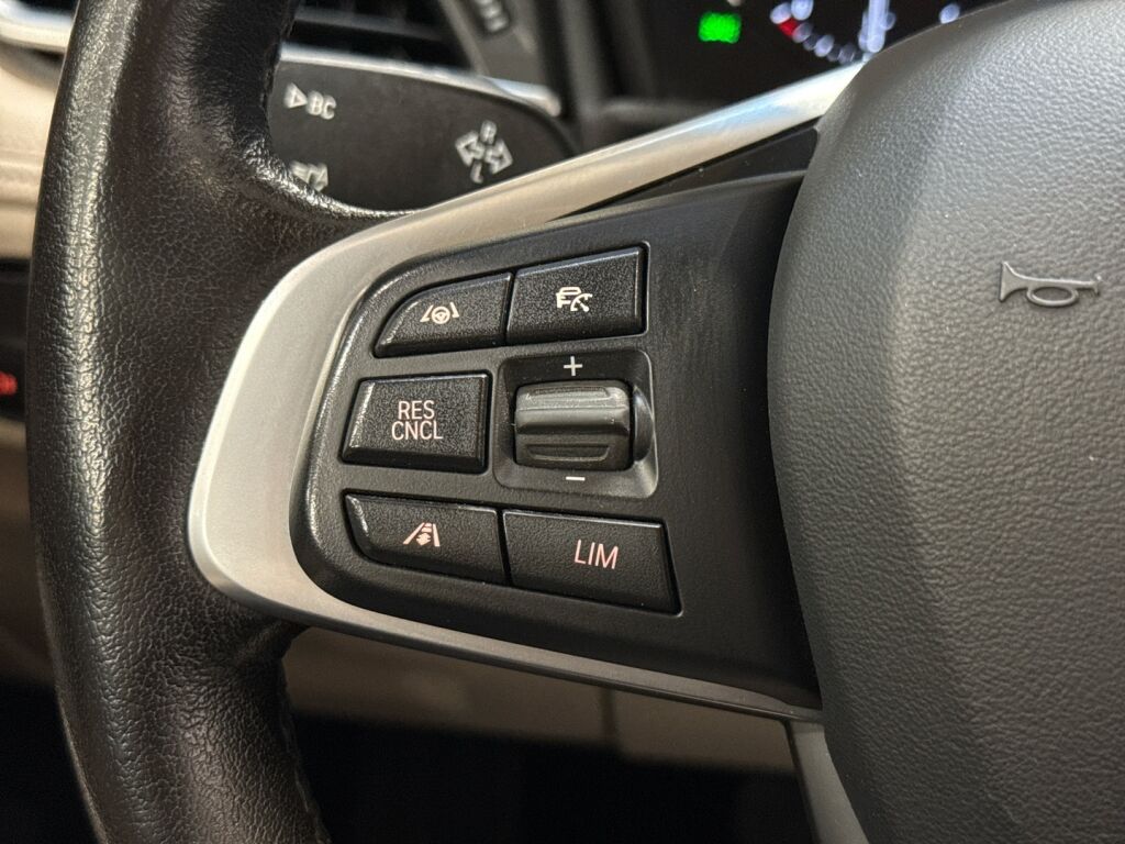 BMW 225 2020 Punainen