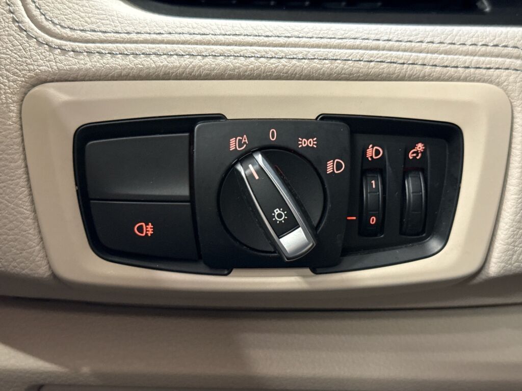 BMW 225 2020 Punainen