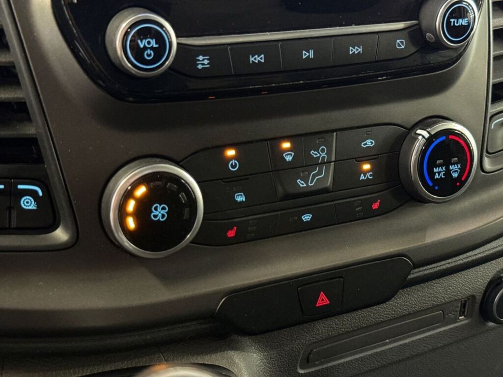 Ford Transit 2020 Valkoinen