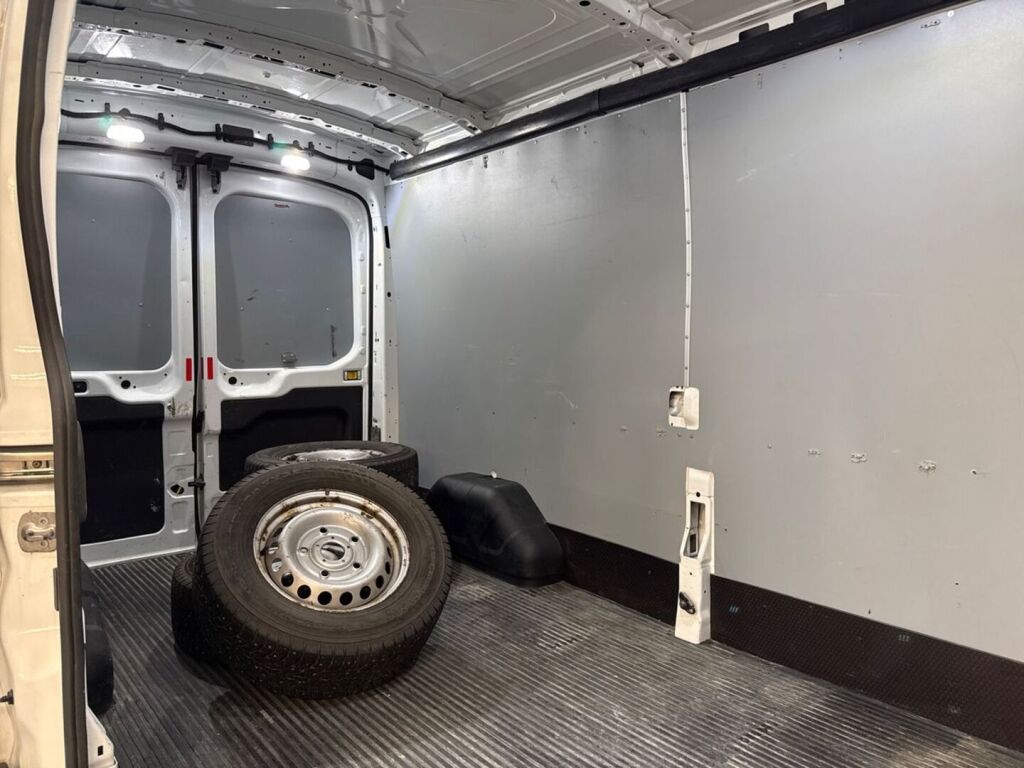 Ford Transit 2020 Valkoinen
