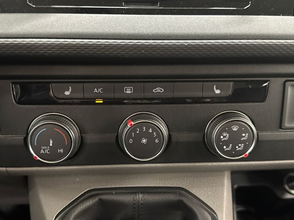 Volkswagen Caravelle 2021 Valkoinen