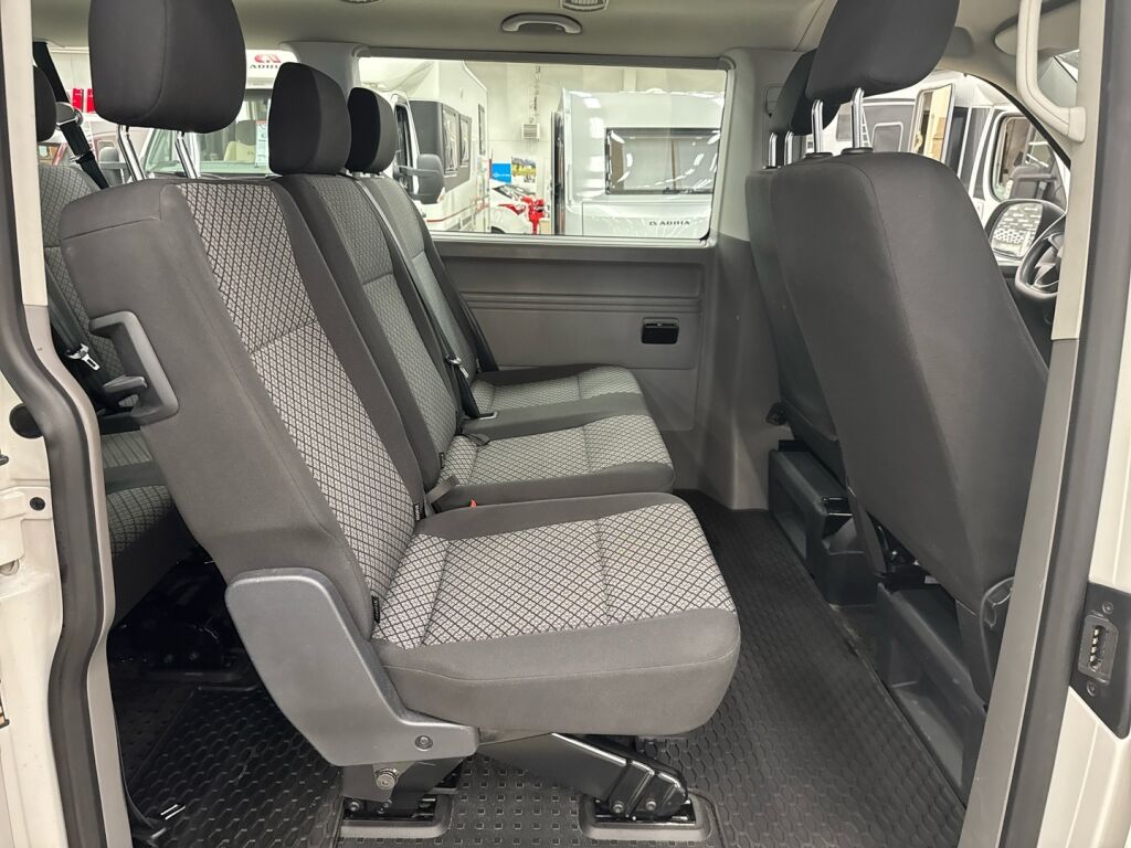 Volkswagen Caravelle 2021 Valkoinen