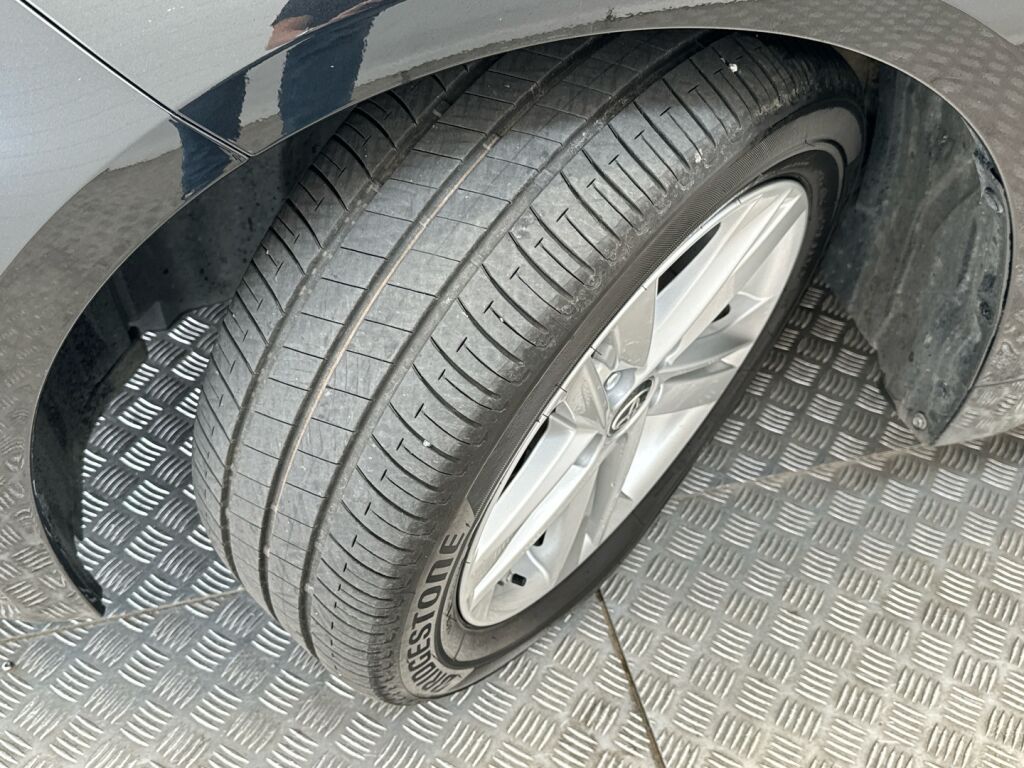 Toyota Corolla 2021 Musta