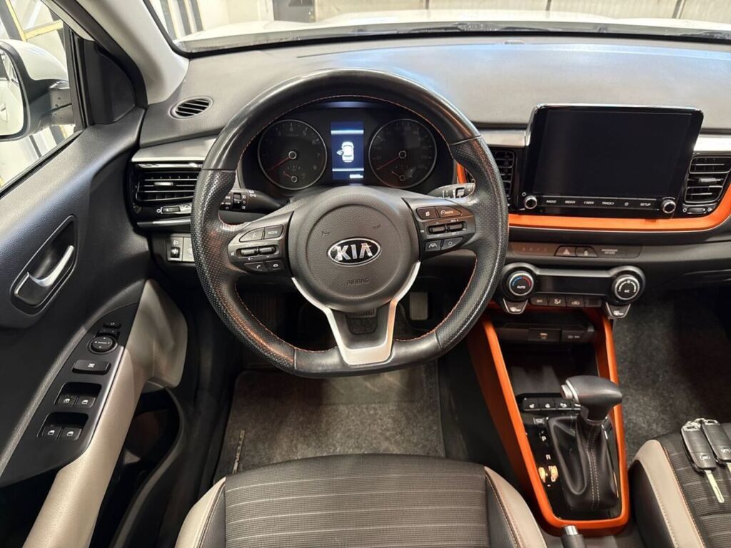 Kia Stonic 2021 Valkoinen