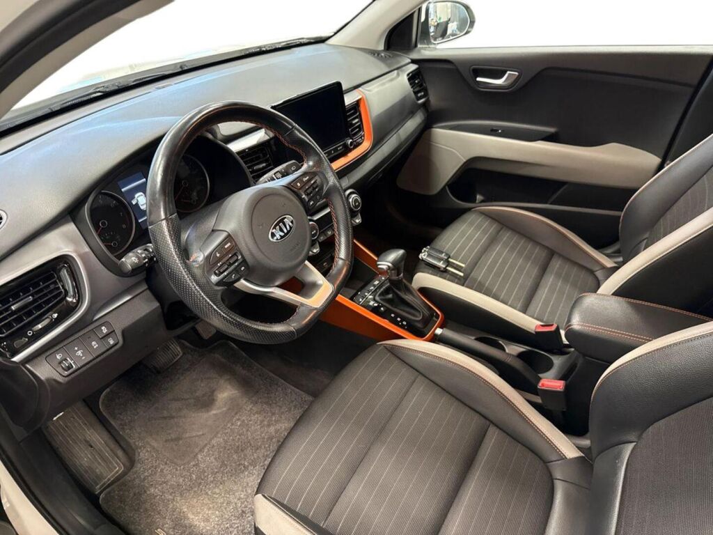 Kia Stonic 2021 Valkoinen