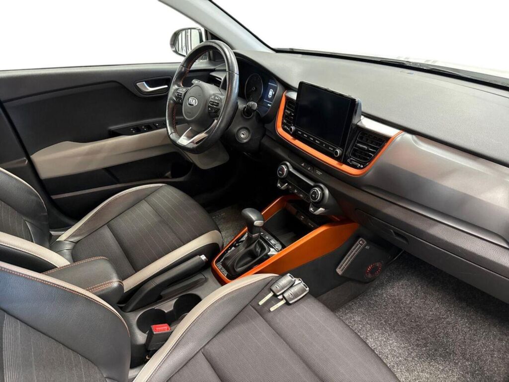 Kia Stonic 2021 Valkoinen