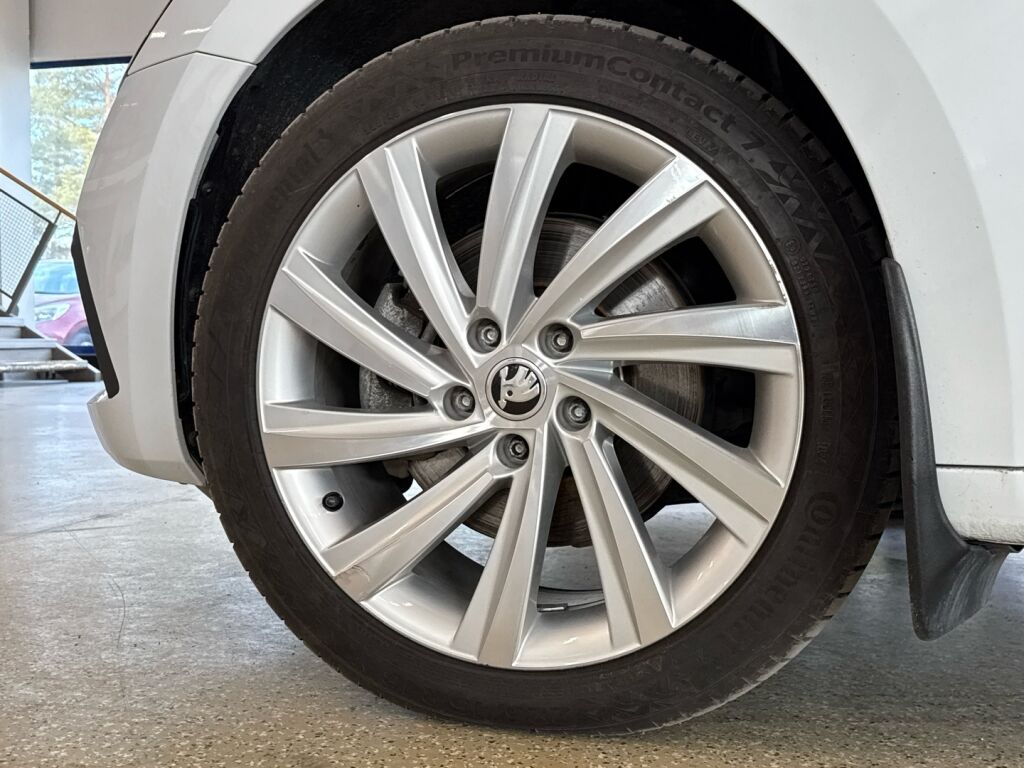 Skoda Octavia 2021 Valkoinen