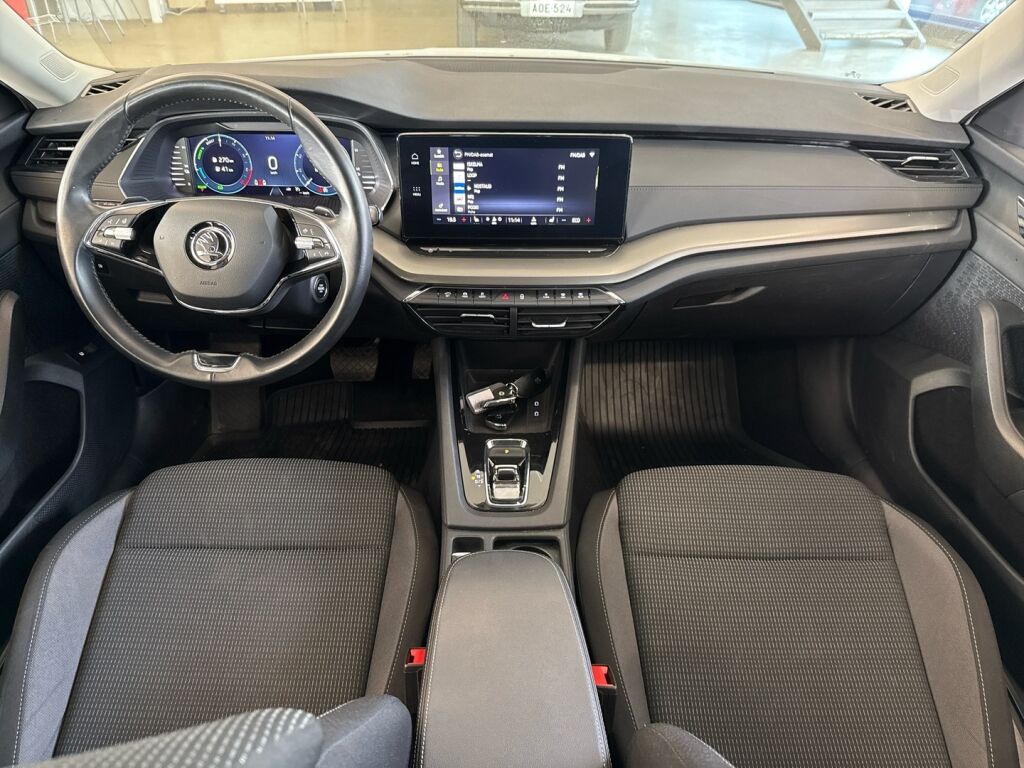 Skoda Octavia 2021 Valkoinen
