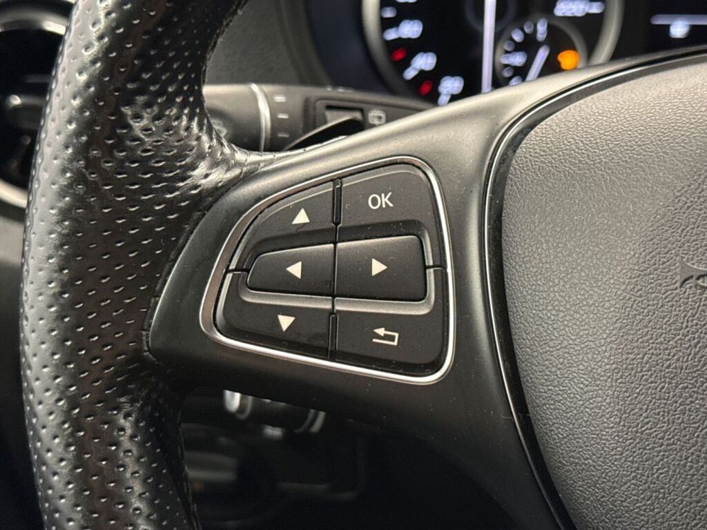 Mercedes-Benz Vito 2021 Musta