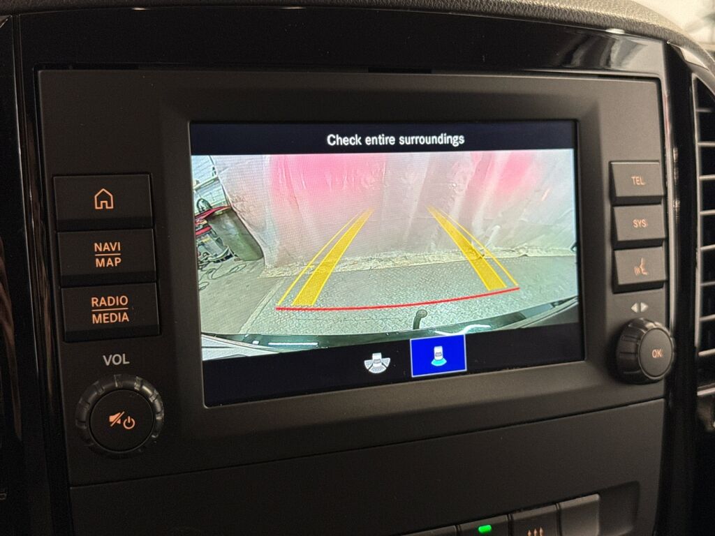 Mercedes-Benz Vito 2021 Musta