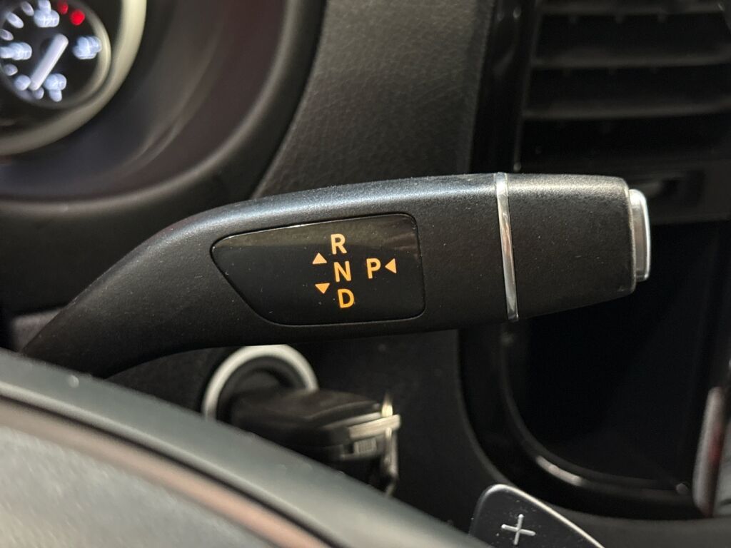 Mercedes-Benz Vito 2021 Musta