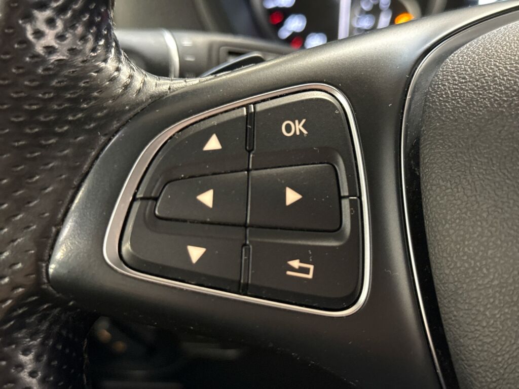 Mercedes-Benz Vito 2021 Musta