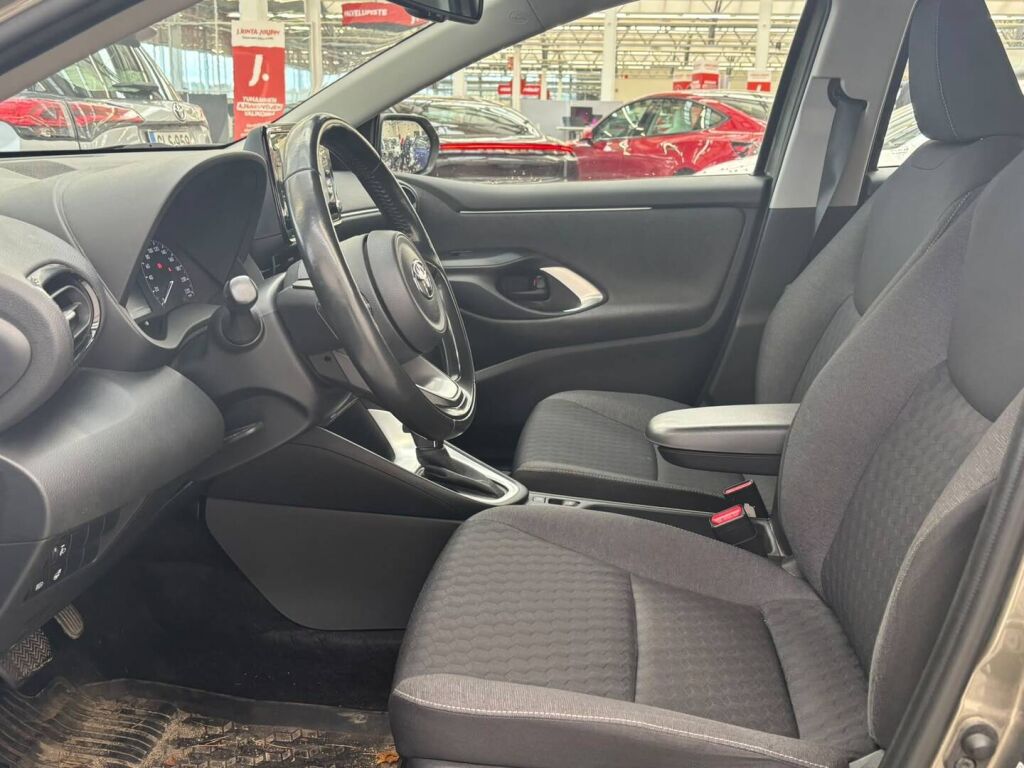 Toyota Yaris 2021 Ruskea (beige)
