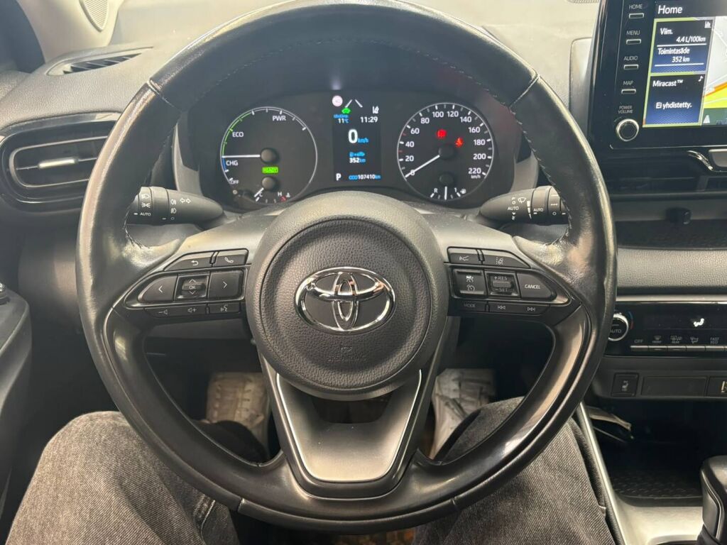 Toyota Yaris 2021 Ruskea (beige)