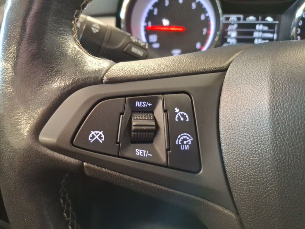 Opel Astra 2021 Sininen