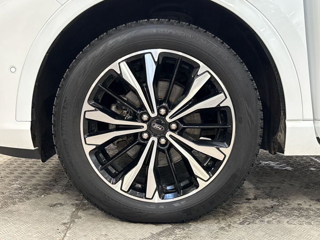 Ford Kuga 2021 Valkoinen