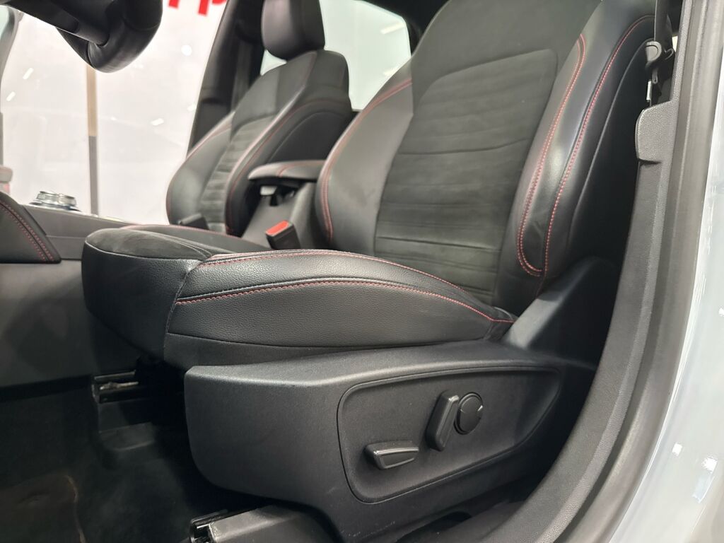 Ford Kuga 2021 Valkoinen