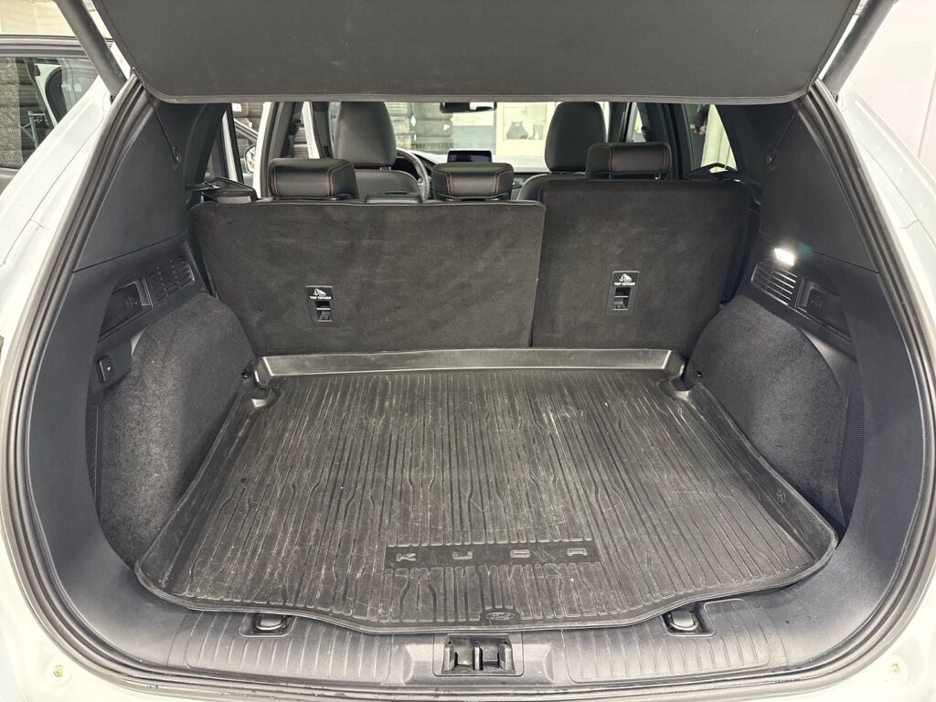 Ford Kuga 2021 Valkoinen