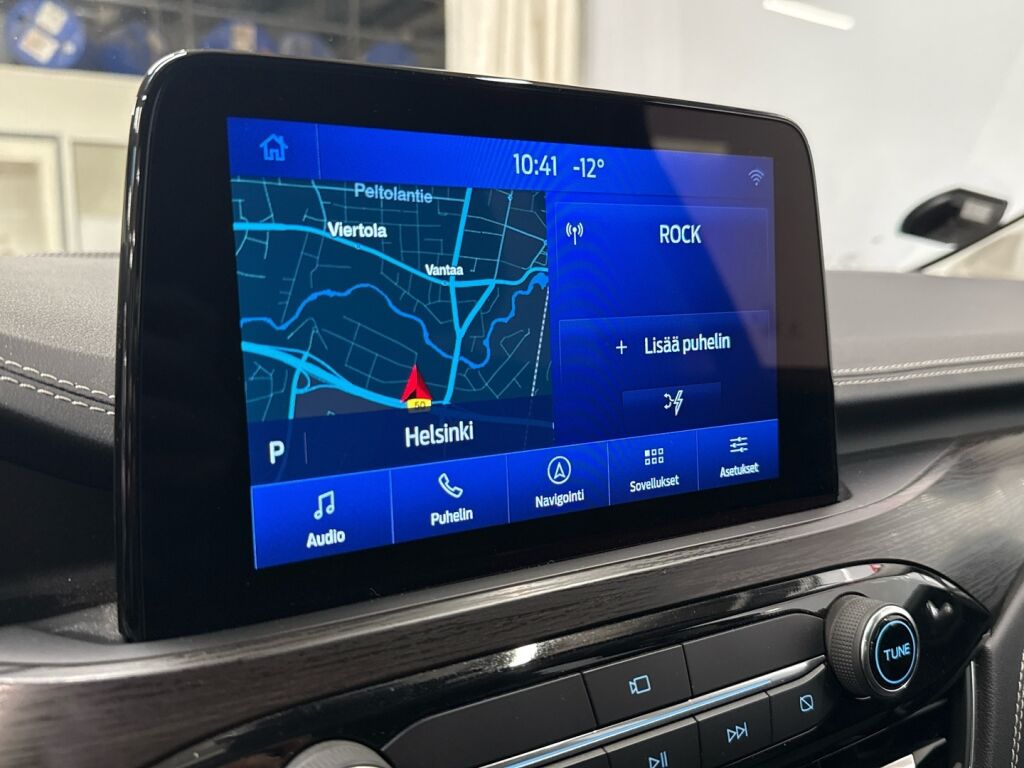 Ford Kuga 2021 Musta