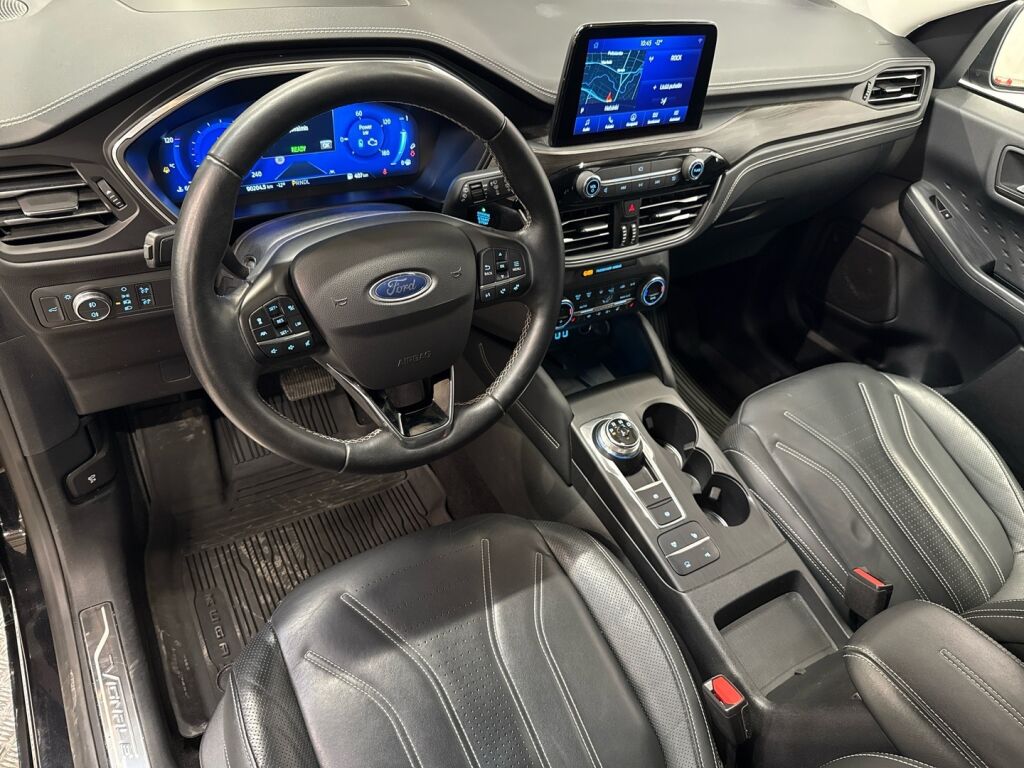 Ford Kuga 2021 Musta