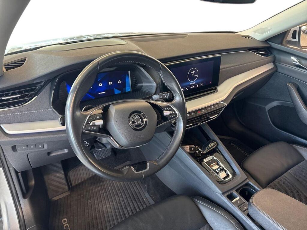 Skoda Octavia 2021 Harmaa
