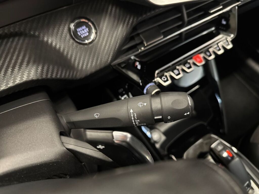 Peugeot 208 2021 Sininen