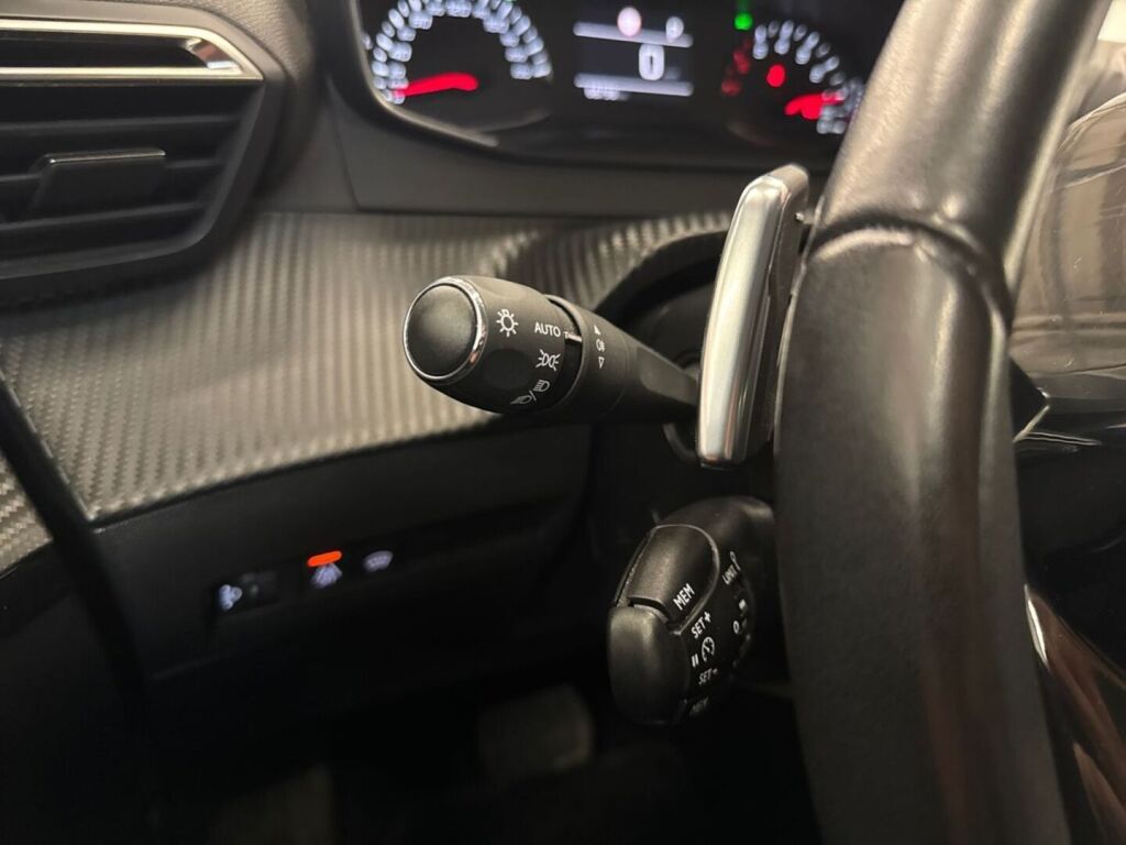 Peugeot 208 2021 Sininen