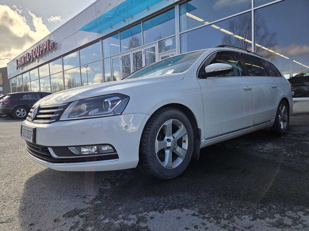 Volkswagen Passat 2012 Valkoinen