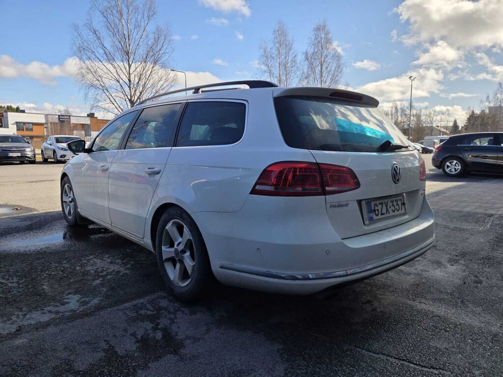 Volkswagen Passat 2012 Valkoinen