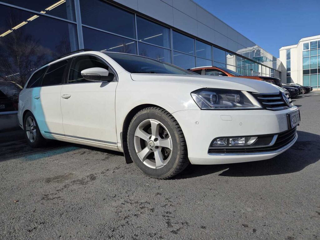 Volkswagen Passat 2012 Valkoinen